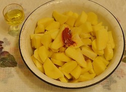 Картошка в горчично чесночном соусе со свиными ребрышками