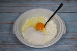 Сырники из творога с мукой на сковороде