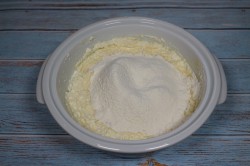 Сырники из творога с мукой на сковороде