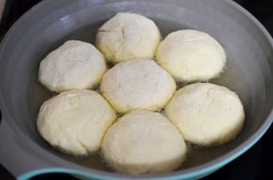 название картинки Классические сырники из творога на сковороде