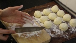 Сырники ванильные под нежным соусом - шаг 4