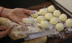 Сырники ванильные под нежным соусом - шаг 5