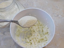 Сырники с манкой и творогом жареные на сковороде