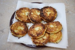 Сырники с манкой и творогом жареные на сковороде