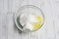 название картинки Сырники творожные с вишней