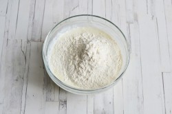 название картинки Сырники творожные с вишней