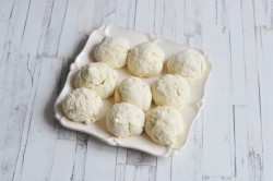 название картинки Сырники творожные с вишней