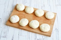 название картинки Сырники творожные с вишней