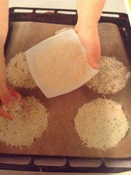 Сырные корзиночки с пастой и соусом болоньезе - шаг 1