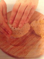 Сырные корзиночки с пастой и соусом болоньезе - шаг 2