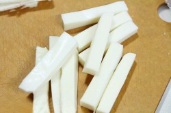 Сырные палочки в панировке во фритюре к пиву