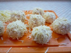 Сырные шарики с курицей