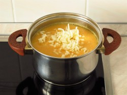название картинки Сырный суп пюре с плавленным сыром и курицей