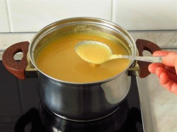 название картинки Сырный суп пюре с плавленным сыром и курицей
