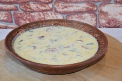 Сырный суп с копчеными сосисками