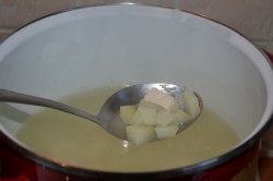 Сырный суп с копчеными сосисками