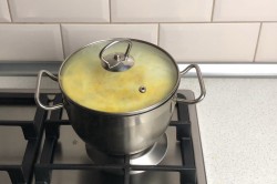 название картинки Сырный суп с курицей и грибами