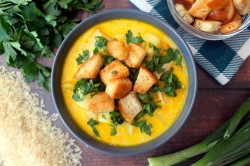 название картинки Сырный суп с курицей и плавленным сыром и рисом