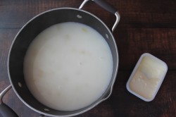 название картинки Сырный суп с курицей и плавленным сыром и рисом