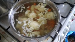 Сырный суп с капустой курицей и плавленным сыром