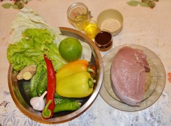 название картинки Тайский салат с говядиной, болгарским перцем и кунжутом