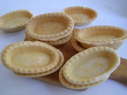 название картинки Тарталетки с красной рыбой салат