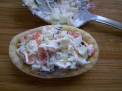 название картинки Тарталетки с красной рыбой салат