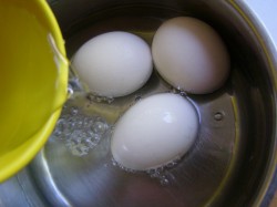 название картинки Тарталетки с красной рыбой салат