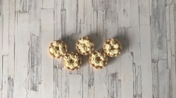 Тарталетки с сыром и икрой