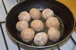 название картинки Тефтели без риса с подливкой в духовке