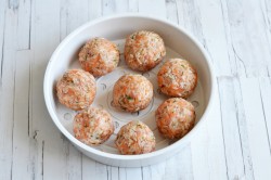 Тефтели на пару в мультиварке - шаг 8