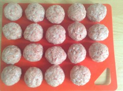 Тефтели в кастрюле - шаг 2 Тефтели в кастрюле - шаг 2