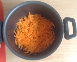 Тефтели в кастрюле - шаг 3 Тефтели в кастрюле - шаг 3