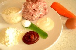 название картинки Тефтели в сметанно томатном соусе на сковороде