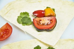 Теплый салат в лаваше - шаг 12