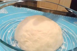 название картинки Тесто для пиццы которое хорошо поднимается