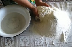 название картинки Тесто на манты на воде