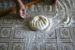 название картинки Тесто на манты на воде