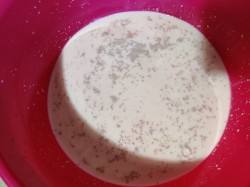 Тесто на молоке для пирожков на сковороде - шаг 2 Тесто на молоке для пирожков на сковороде - шаг 2