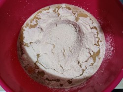 Тесто на молоке для пирожков на сковороде - шаг 4 Тесто на молоке для пирожков на сковороде - шаг 4