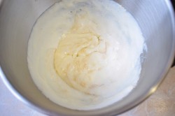 Тесто для пирожков с сухими дрожжами на молоке