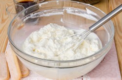 Тирамису без яиц с маскарпоне на скорую руку