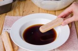 Тирамису без яиц с маскарпоне на скорую руку