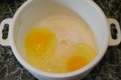 Толстые блины на молоке - шаг 2 Толстые блины на молоке - шаг 2