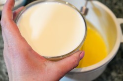 Толстые блины на молоке - шаг 4 Толстые блины на молоке - шаг 4