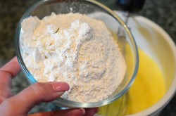 Толстые блины на молоке - шаг 7 Толстые блины на молоке - шаг 7