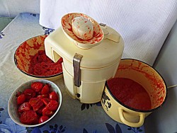 название картинки Томатный сок через соковыжималку на зиму