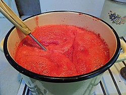 название картинки Томатный сок через соковыжималку на зиму