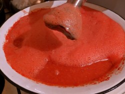 название картинки Томатный сок на зиму на мясорубке