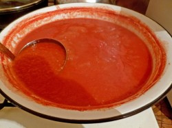 название картинки Томатный сок на зиму на мясорубке